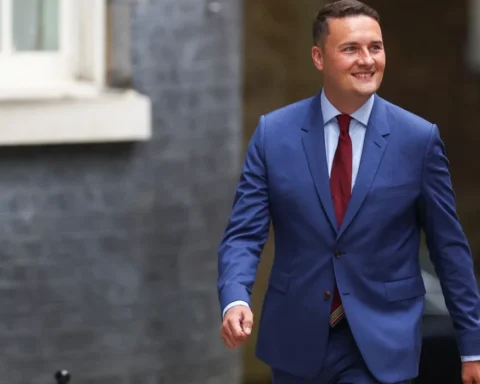 UK Health Secretary Wes Streeting condemns doctors over festive strike