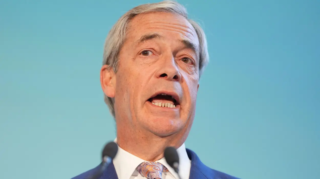 UK PM Keir Starmer urges Reform leader Nigel Farage to apologise for racial abuse