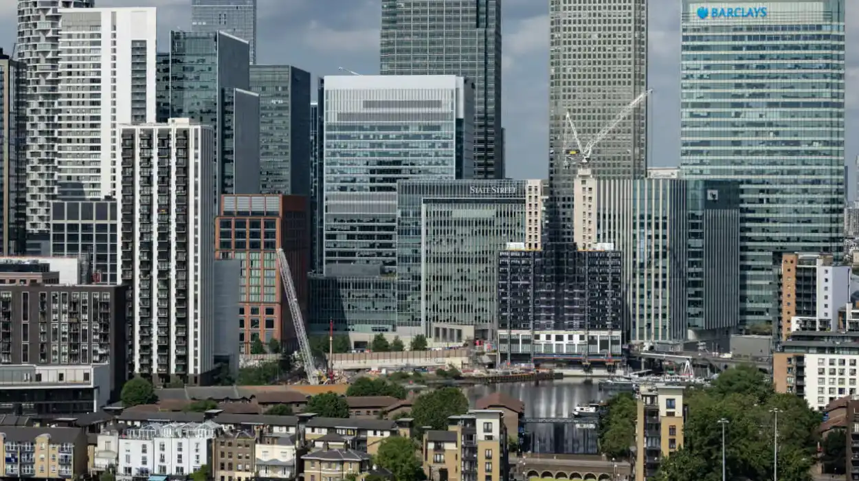 UK bank shares jump 2% on expectation of £14bn tax reprieve