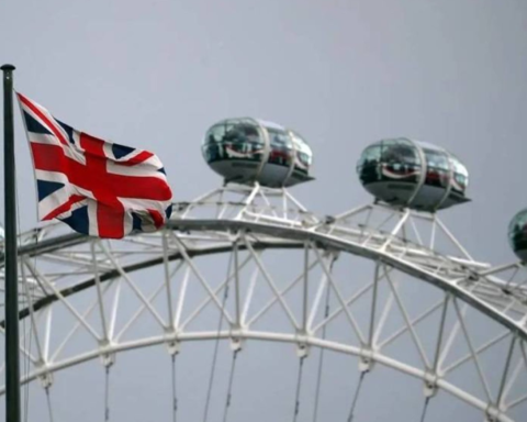 UK debt reaches highest level since 1961
