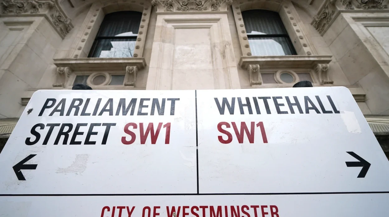 UK debt reaches highest level since 1961