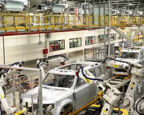 UK economy stalls at 0.1 percent growth after JLR cyber-attack