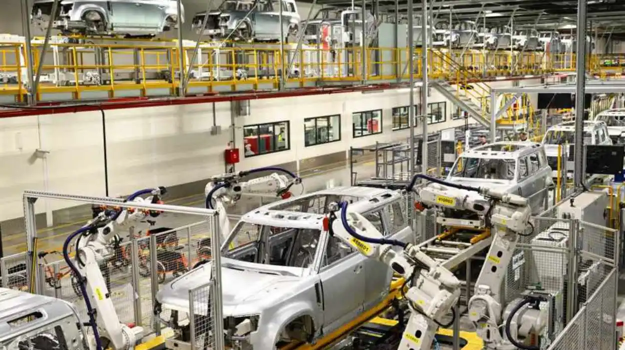 UK economy stalls at 0.1 percent growth after JLR cyber-attack