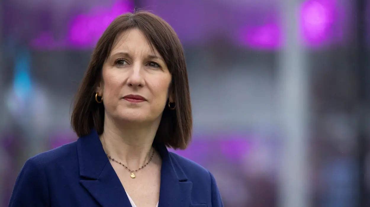UK faces fastest rise in jobseekers since 2020