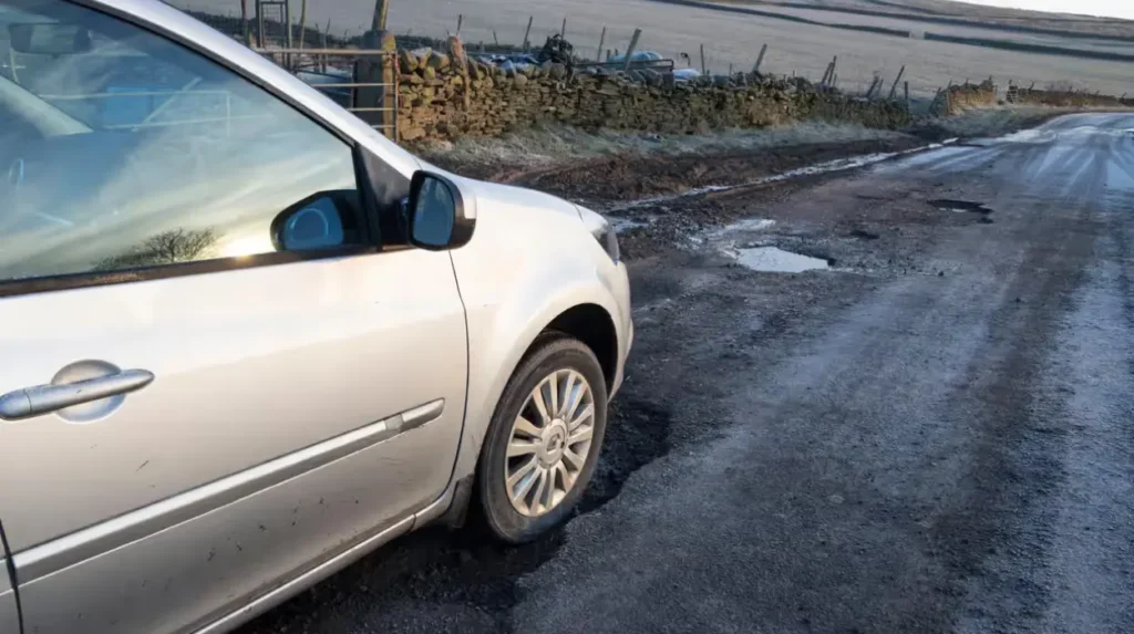UK government links £500 car saving to pothole incidents