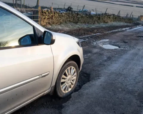 UK government links £500 car saving to pothole incidents