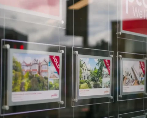 UK house prices rise for third consecutive month
