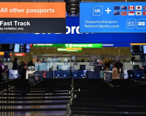 UK net migration drops 69% in year, says ONS