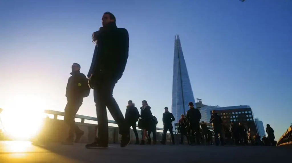 UK pay growth at 5.8%, putting pressure on interest rate cuts