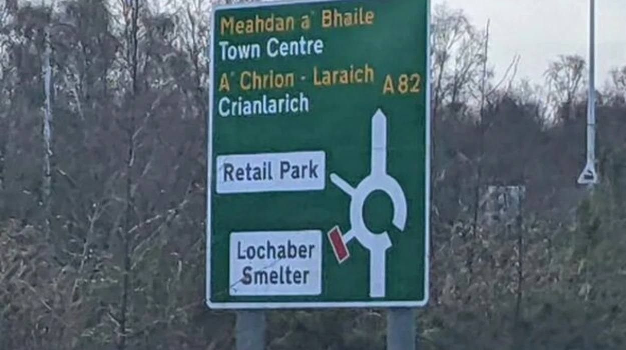 UK unemployment rate rises to 4.6% (1)