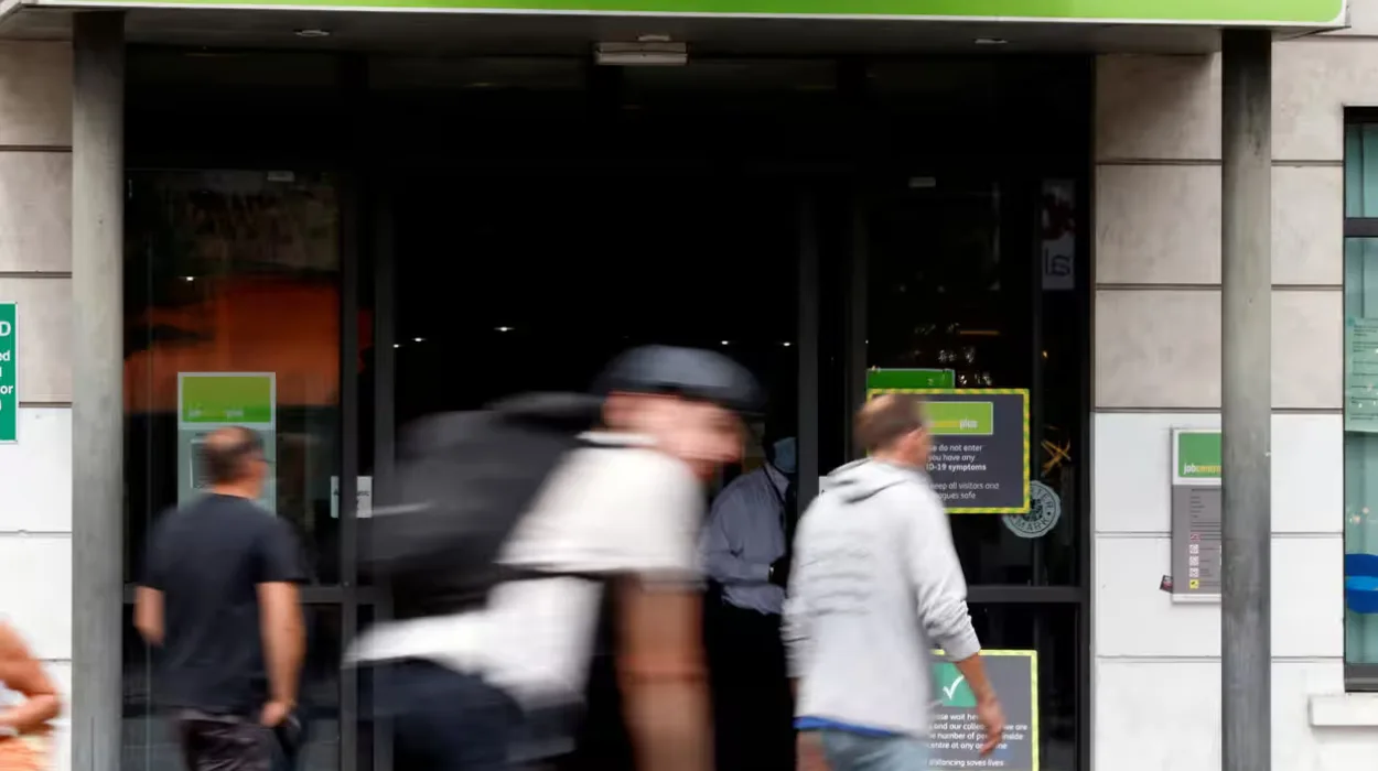 UK unemployment rate rises to 4.6%