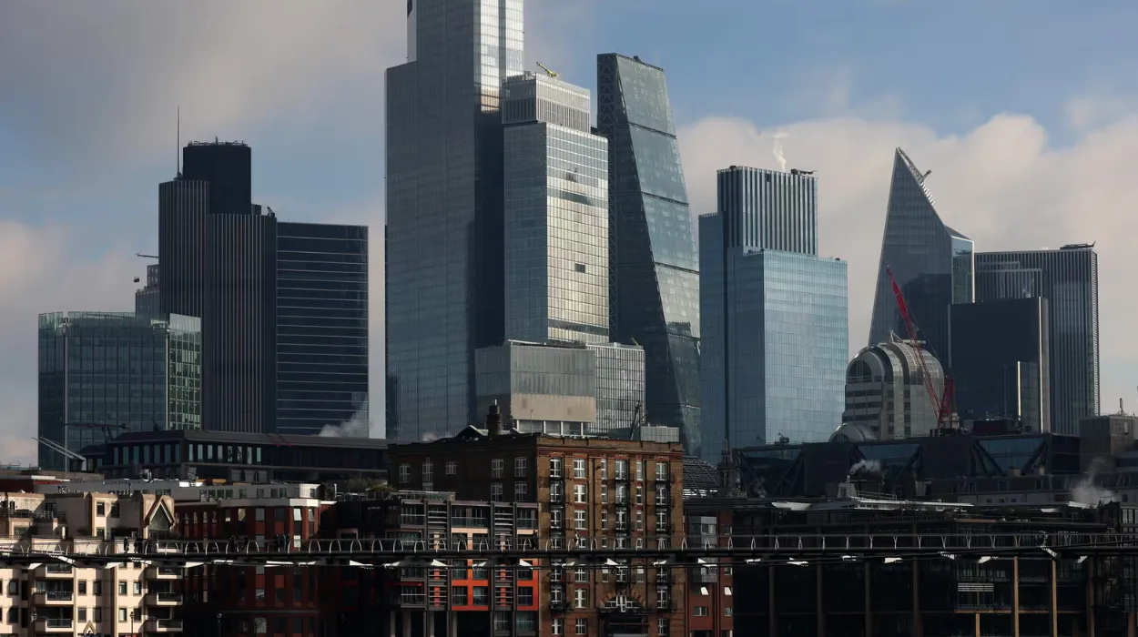 UK's Q1 growth hits 0.7%, beating predictions