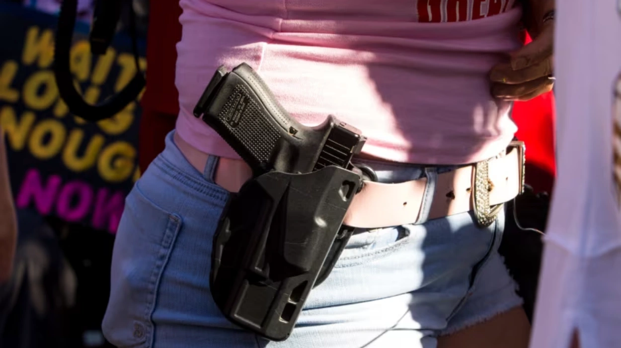 US court strikes down California open-carry ban