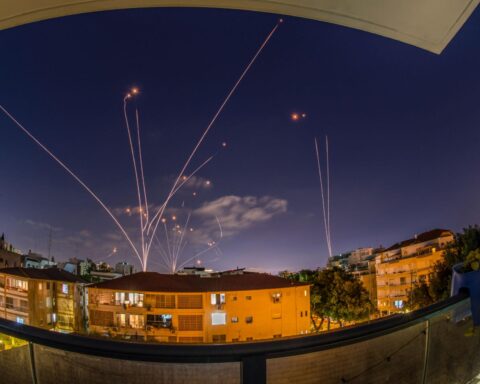 Sirens sound in northern central Israel Tel Aviv March 4 2026 emergency alert