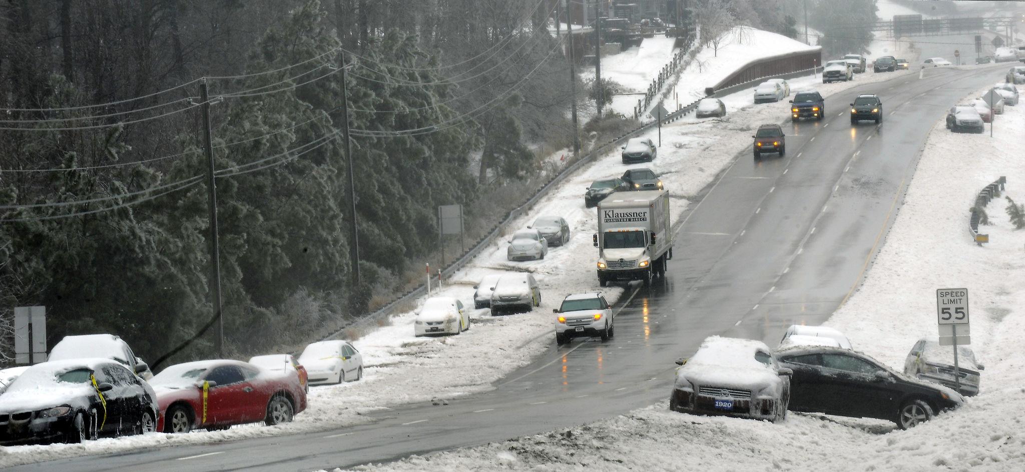 North Carolina Snowstorm Paralyzes Statewide Life in Raleigh 2 Power outages caused by North Carolina snowstorm across communities