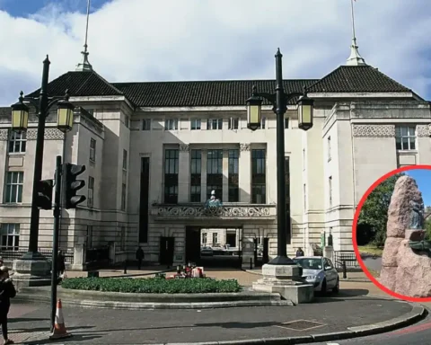 Wandsworth statue honours pioneer female designer