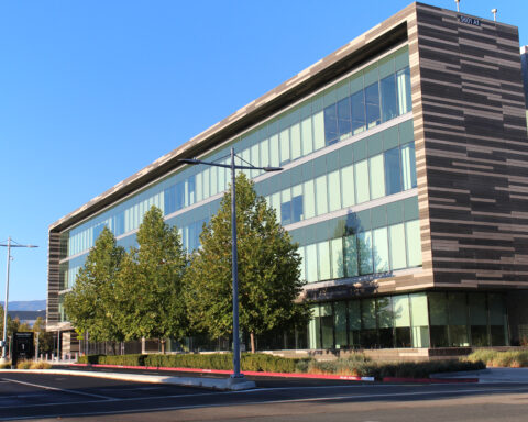 Executive leadership discussing Western Digital financial strategy in boardroom