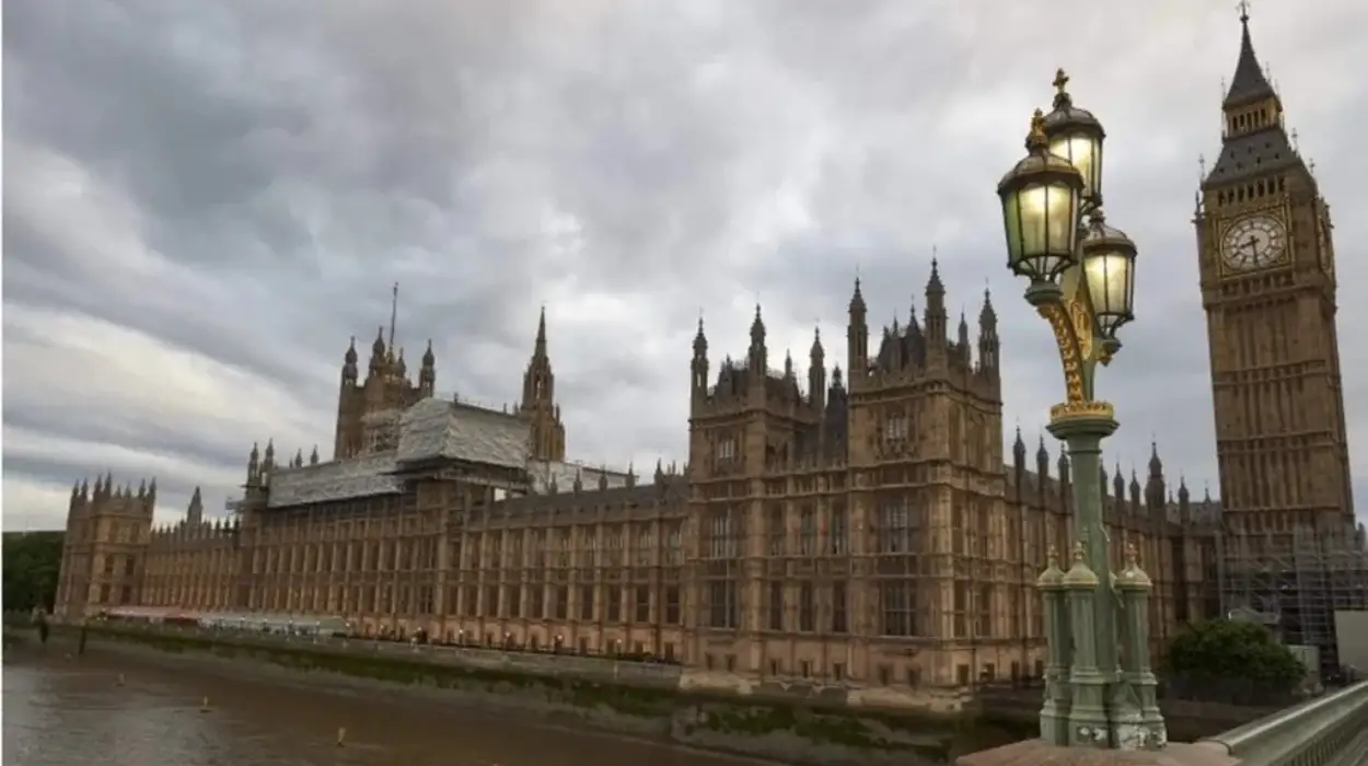 What is a hung parliament Definition, causes, effects, and historical examples