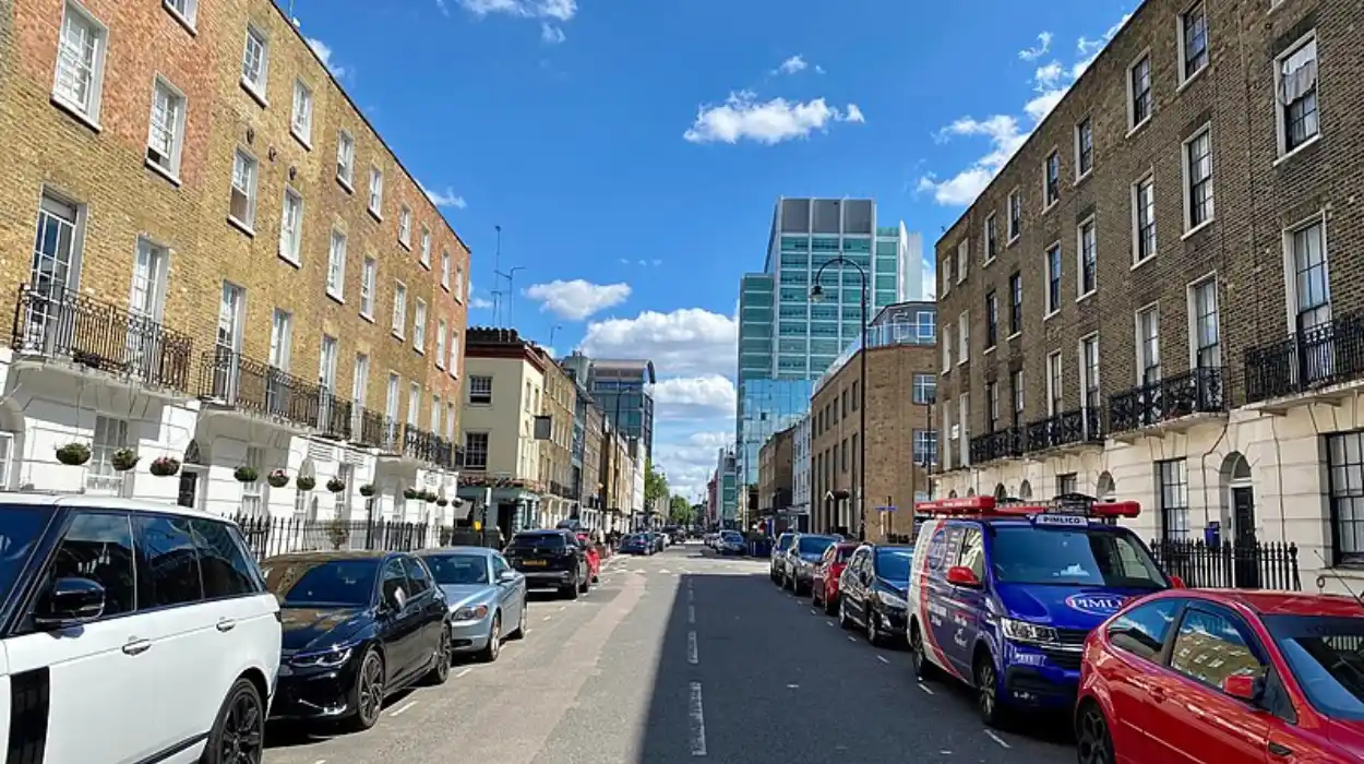 Woman dies 7 months after Islington flat fire