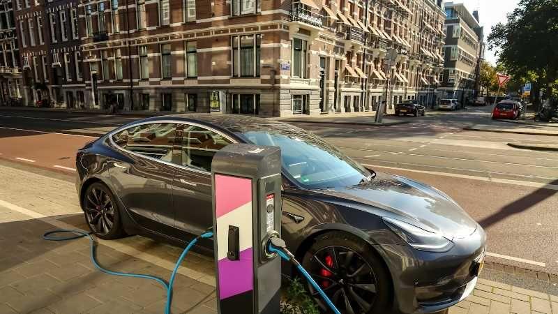 Tesla Sales Surge Across Europe as Demand Rebounds Strongly Berlin 2026 4 Tesla Europe sales growth supported by expanding showroom presence across the region