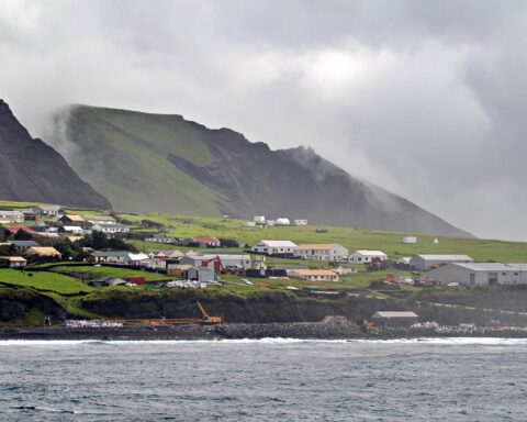 Spain hantavirus monitoring investigation linked to Tristan da Cunha in 2026