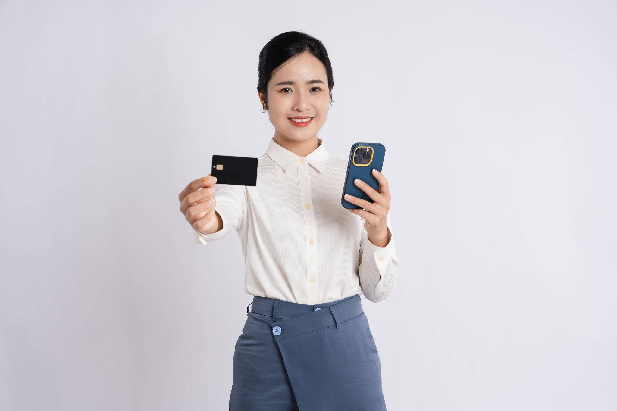 SHB bank digital services advancing Vietnam digital banking transformation for customers