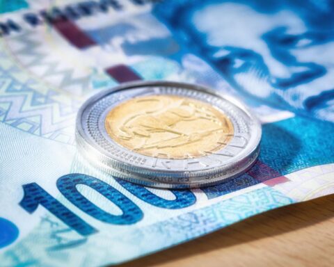 South Africa economy outlook supported by rand performance in currency trading market