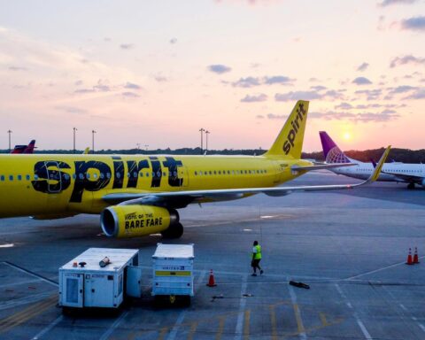 Spirit Airlines shutdown aviation industry crisis Florida 2026