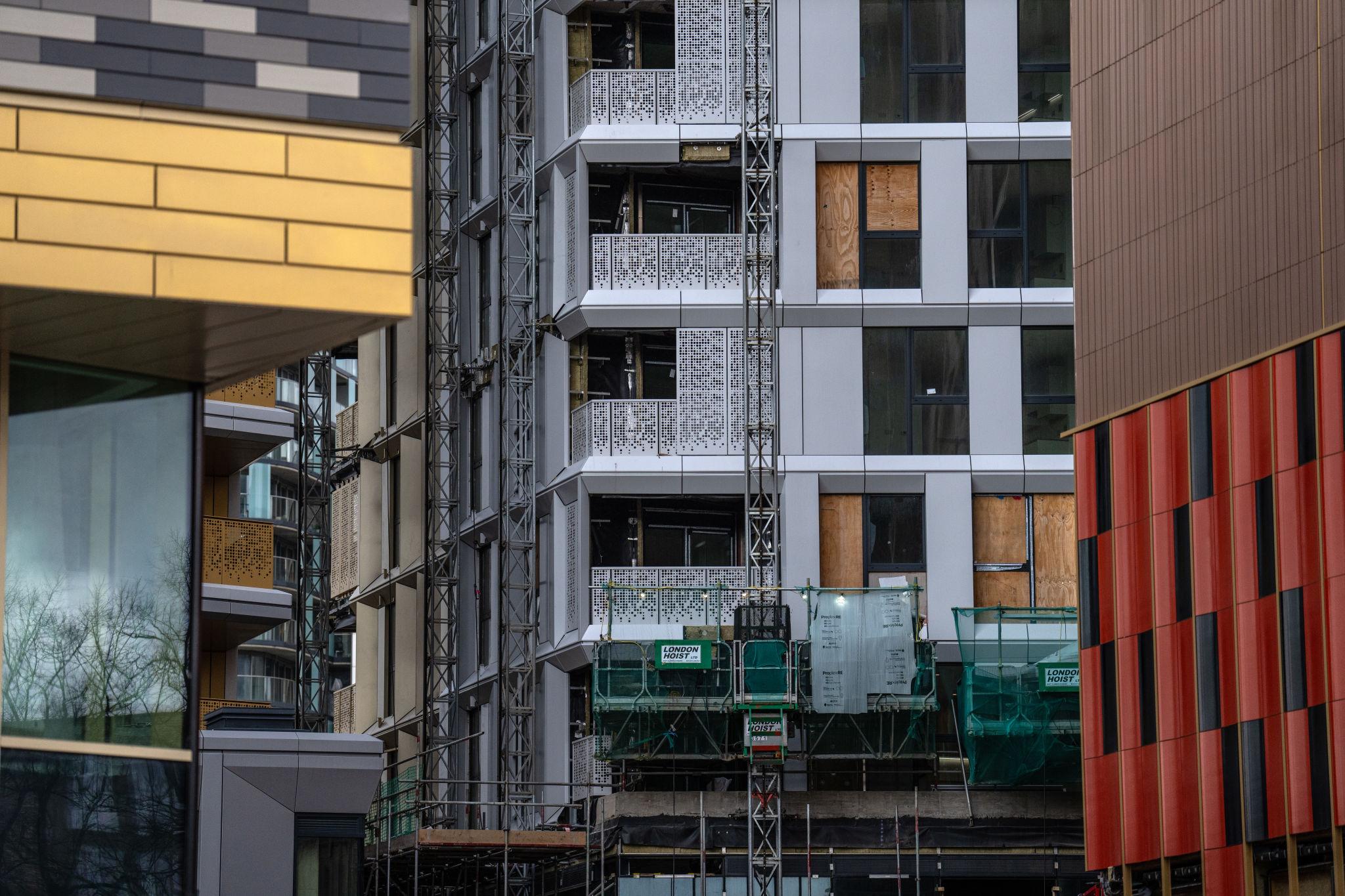 UK Construction Crisis Deepens as Builders Face Soaring Costs in London 2026 3 UK construction industry slowdown affecting major building projects in London 2026