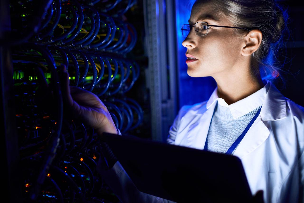 AI Power Consumption Explosion Forces Global Grid Upgrades as Data Centers Expand in London 2026 2 Battery storage systems supporting rising AI power consumption and energy demand