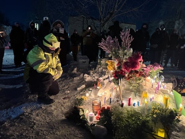 Federal agent shooting in Minneapolis sparks outrage 2026 1 Protesters gather after federal agent shooting in Minneapolis