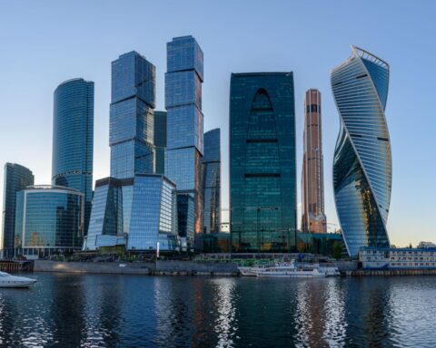 Russia financial policy decisions shape central bank strategy and currency stability