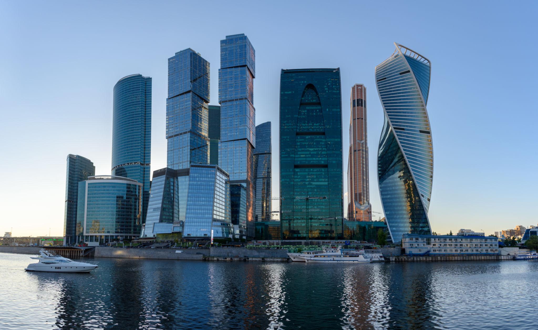 Russia financial policy decisions shape central bank strategy and currency stability