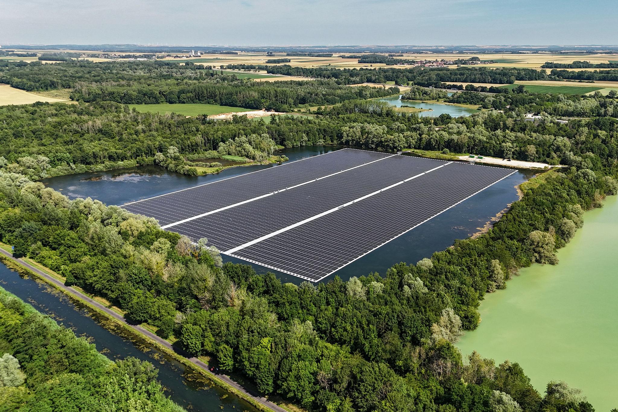 France technology investment accelerates near Lille 2026 2 Fiber network expansion linked to France technology investment growth