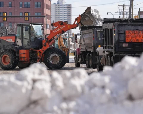 Philadelphia blizzard alert impacting downtown Philadelphia with heavy snowfall in 2026