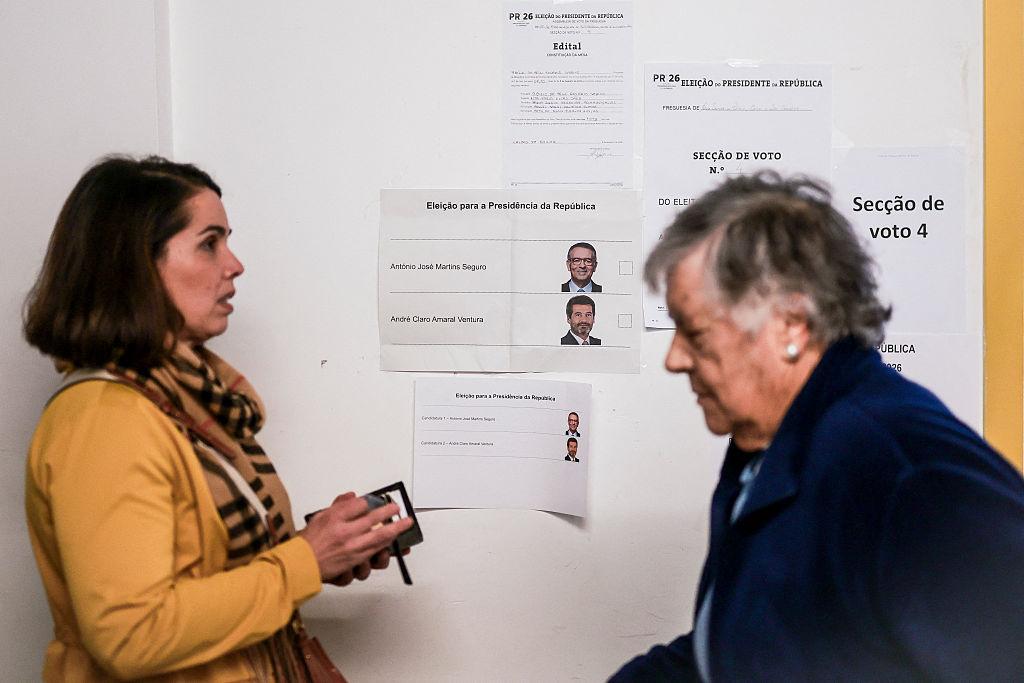 Election officials oversee Portugal presidential runoff process