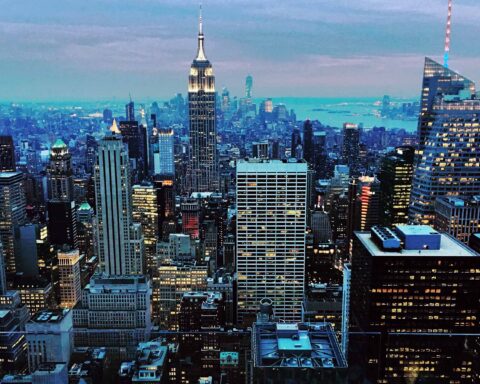 Global investment trends 2026 reflected in Wall Street trading activity