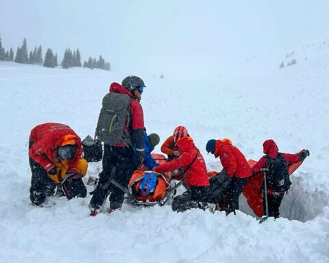 Search teams responding to missing skiers California after avalanche in Sierra Nevada 2026