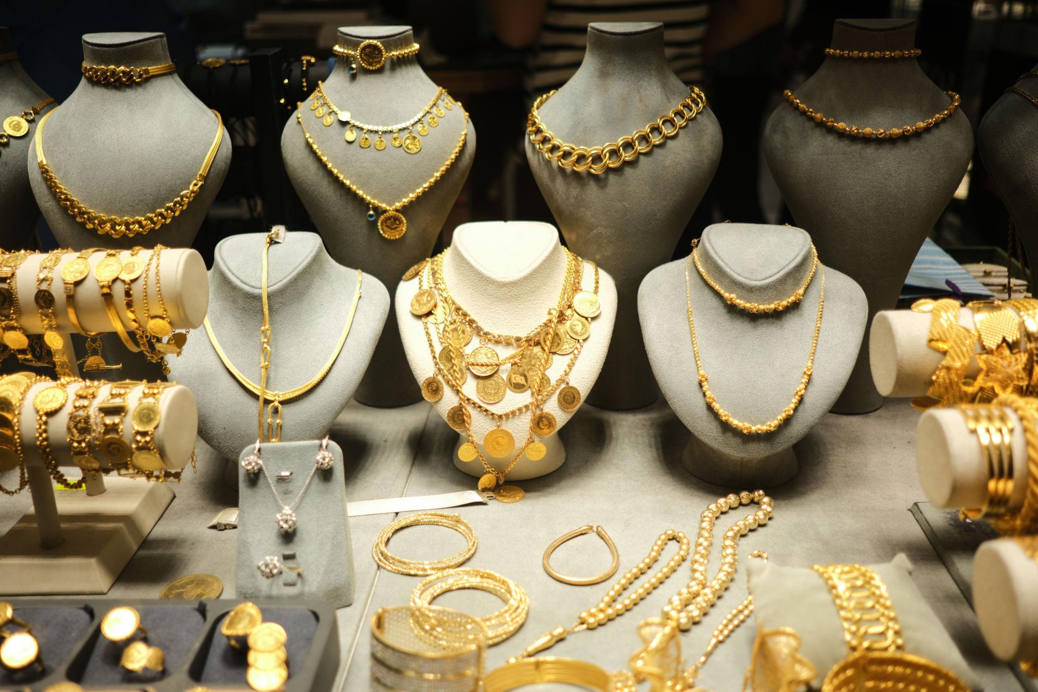 India Bank Gold Imports Surge as 15 Banks Win Approval Through 2029 2 India bank gold imports supporting bullion market activity in India