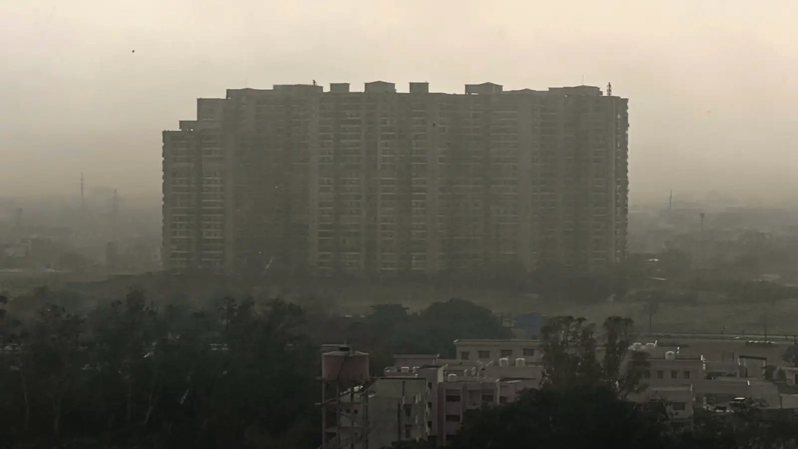 Rising Temperatures India Trigger Early Heat Alert Across Northern States New Delhi 2026 2 Rising temperatures India causing heat haze over New Delhi skyline 2026