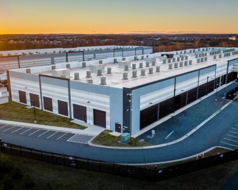 Engineers monitoring systems during Amazon Web Services outage event