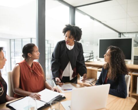 UK AI regulation risks stock market screens with AI trading systems