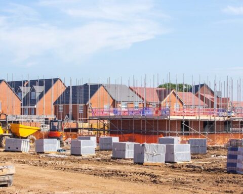 UK construction industry slowdown raises concerns over rising labor and material costs
