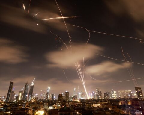 Middle East attacks light up city skyline during 2026 regional escalation
