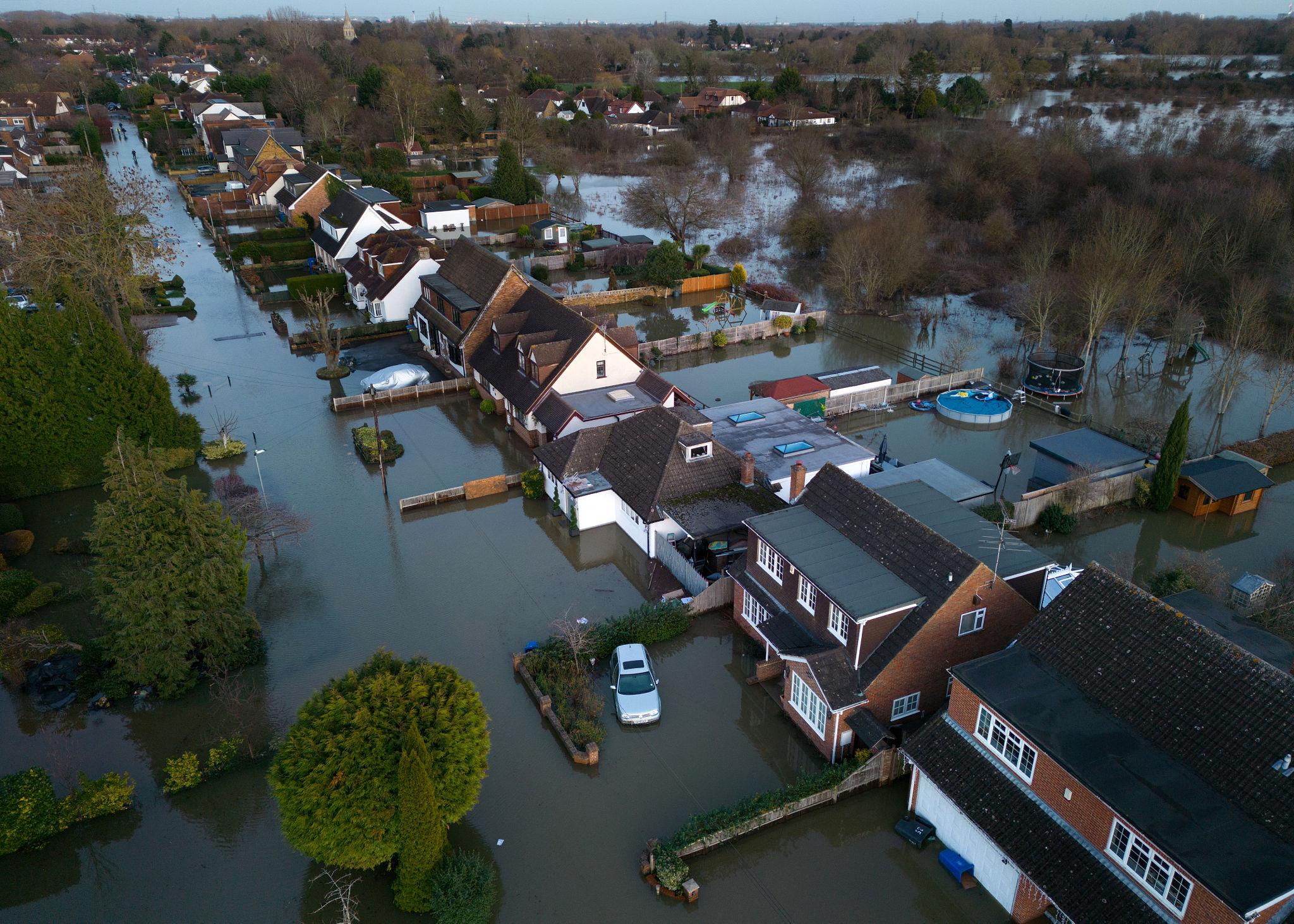 Rainy weather in the UK impacts daily life London 2026 2 Local flooding caused by rainy weather in the UK