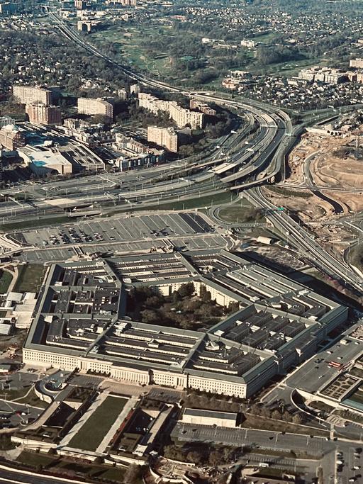 US Defense Tech Growth Sees Powerful Expansion In 2026 3 Advanced manufacturing facility linked to US defense tech growth