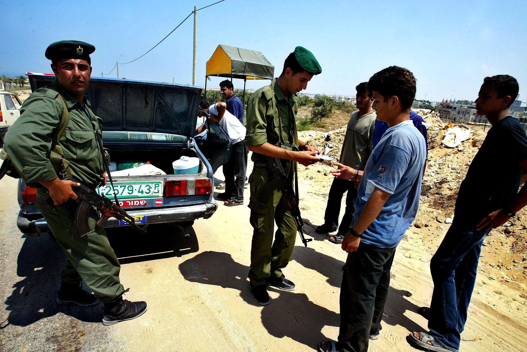 Gaza Returnees Abuse Allegations Emerge After Screening by Israeli Forces 2 Displaced families return amid Gaza returnees abuse claims