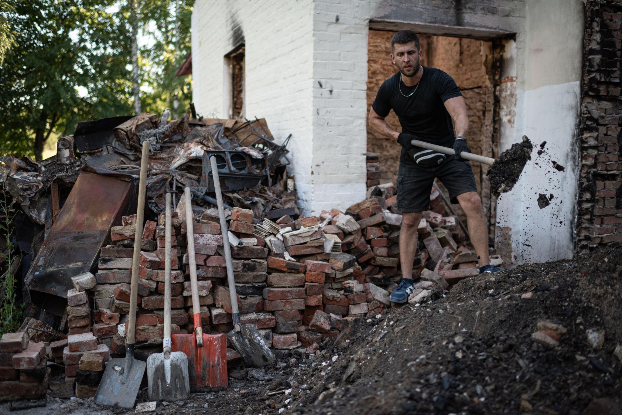 Humanitarian Crisis Recovery, 5 Challenges Slowing Recovery Efforts 2 humanitarian crisis recovery displaced families returning to communities