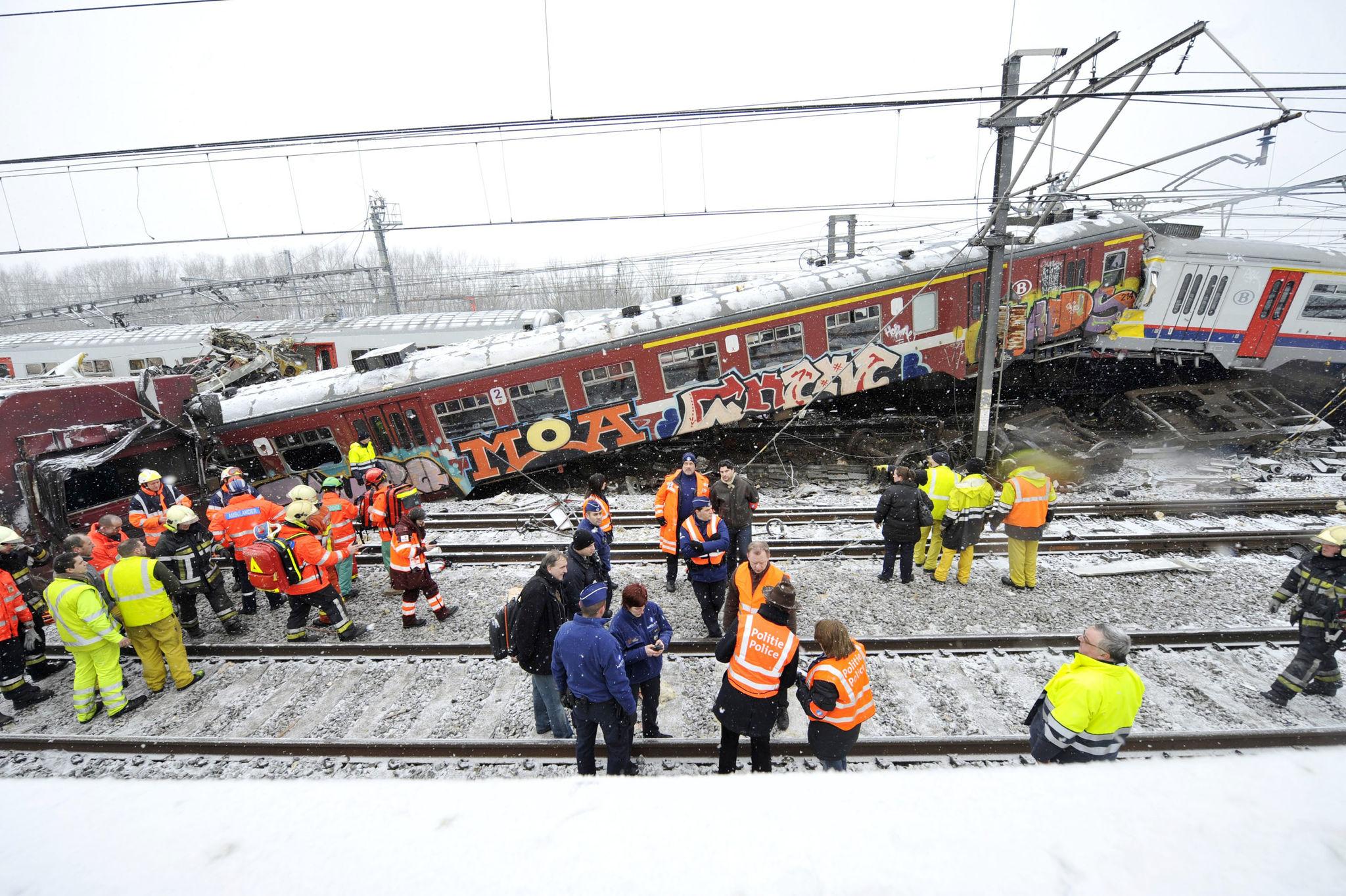 Denmark Rail Disruption News: Copenhagen Train Crash Injures Several Passengers 3 Denmark rail disruption news showing train crash scene with emergency responders