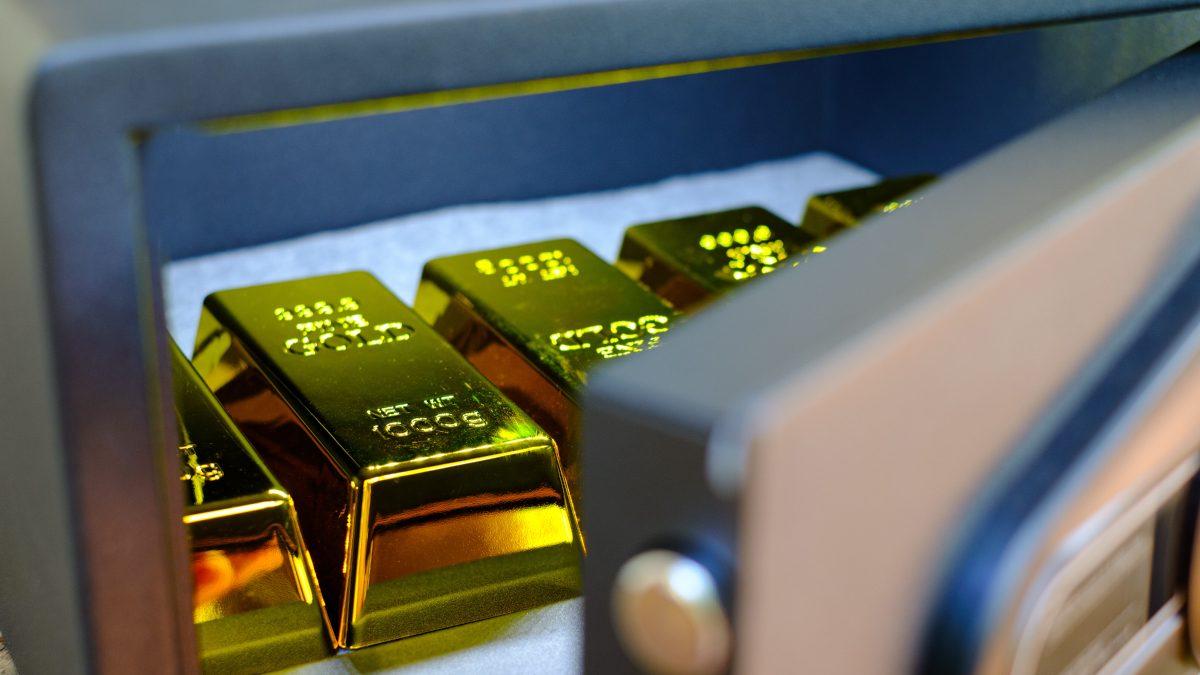 Gold Investment Trends Surge as Global Investors Rush to Safe Havens in Mumbai 2026 1 Gold investment trends driving global bullion demand in Mumbai 2026